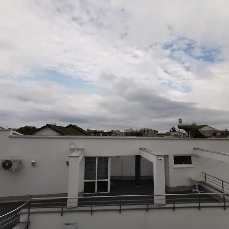 Гостевой дом Fitness House With Garden 4*