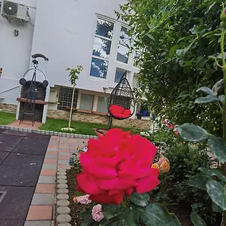 Гостевой дом Fitness House With Garden 4*