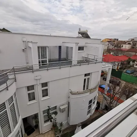 Гостевой дом Fitness House With Garden 4*