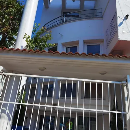 Гостевой дом Fitness House With Garden 4*